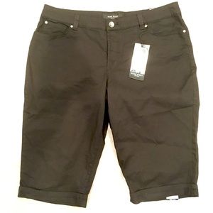 NWT Black Nine West Bermuda Shorts